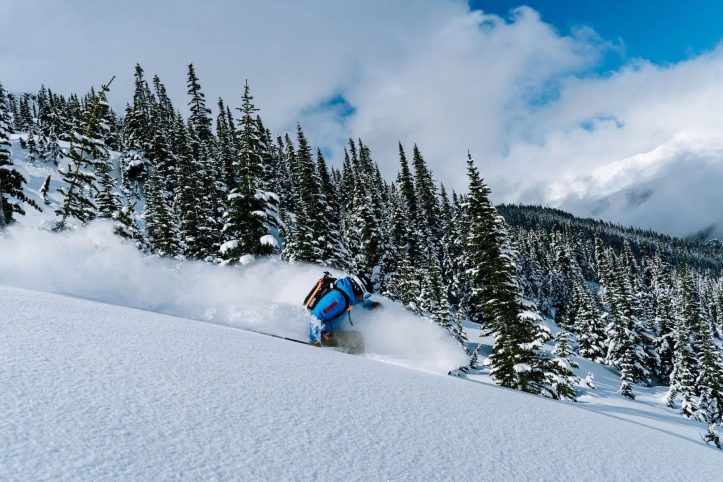 DSC00090-1-e1680620211236 © White Wilderness Heliskiing